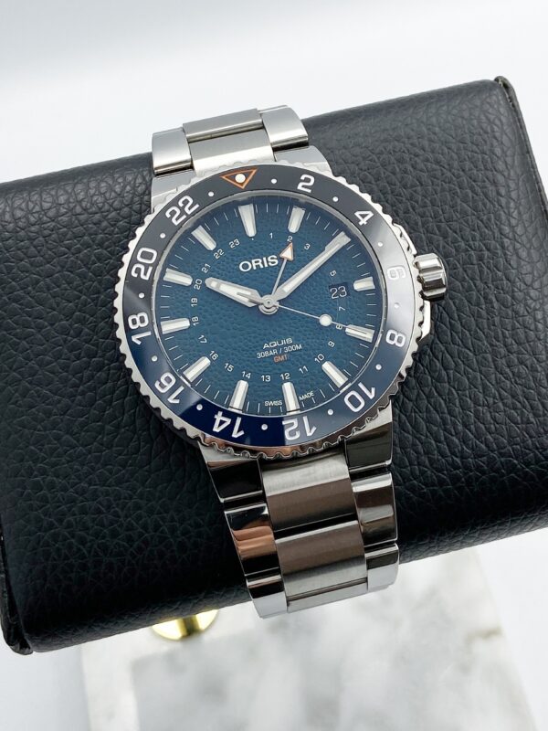 Oris Aquis Whale Shark GMT Limited Edition 43,5MM - Image 2