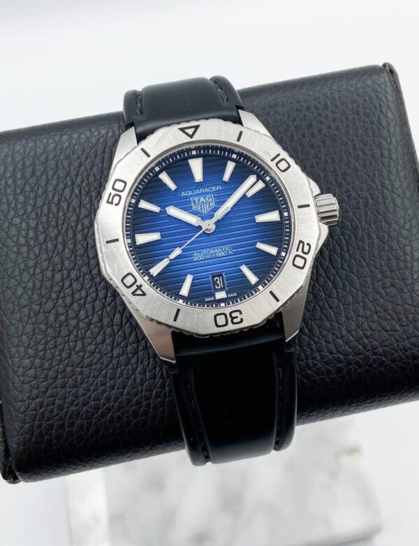 Tag Heuer Aquaracer Professional 200 Date 40MM - Image 2